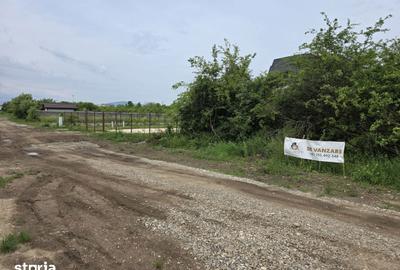 Teren de 1350 mp, în Sânpetru