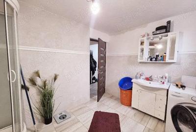 Casă cu 6 camere cu Teren 350 Mp în Central - 1