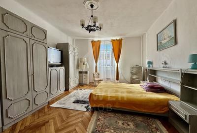 Apartament cu 2 camere semidecomandat, mobilat în Central