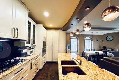 Casă cu 7 camere cu Teren 1100 Mp în Central - 6