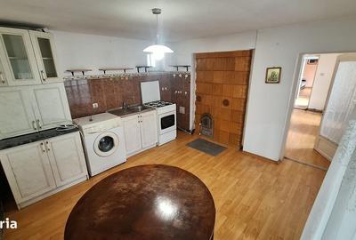 Casă cu 3 camere în CFR - 16