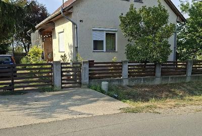 Casă cu 3 camere cu Teren 1500 Mp în Central