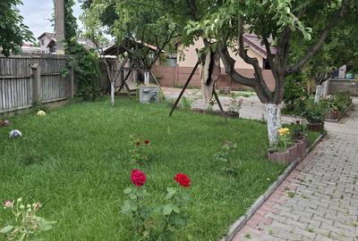 Casă cu 4 camere în Central