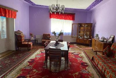 Casă cu 5 camere în Tărlungeni - 1