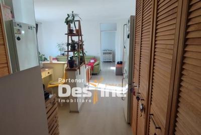Apartament cu 3 camere semidecomandat, mobilat în Republicii - 3