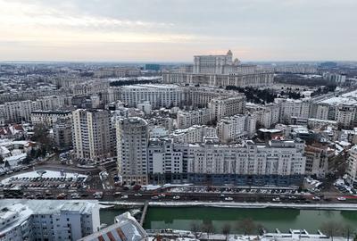 Birou, de 3,560 mp, în P-ța Unirii - 6