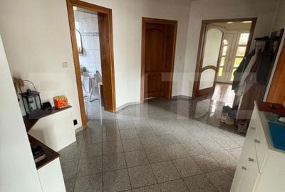 Casă cu 4 camere cu Teren 2000 Mp în Central - 4