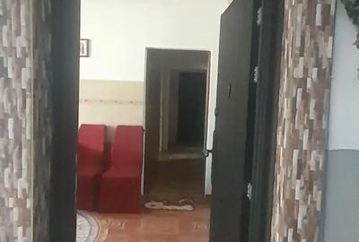 Apartament cu 3 camere decomandat în Pașcani - 4