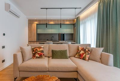 Apartament cu 2 camere decomandat, mobilat în Central