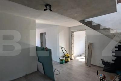 Casă cu 7 camere cu Teren 1790 Mp în Bungetu - 4