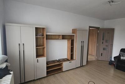 Apartament de vanzare, cu 2 camere, 45 mp, zona Tepes - 9