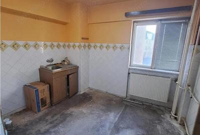 4 camere , 78 mp utili, Sagului - Turist, 2 bai , 2 balcoane - 2