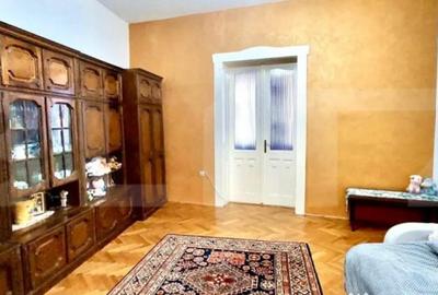 Spațiu comercial, de 210 mp, în Central - 11