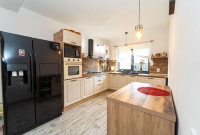 Comision 0%! | Proprietate cu terasa, semineu | 400 mp teren, Izvor! - 24