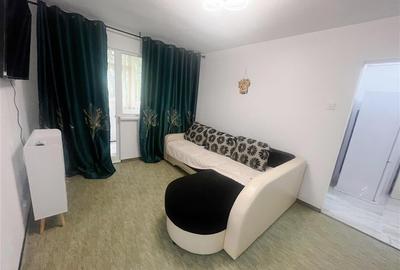 Apartament cu 3 camere decomandat, mobilat în Vest