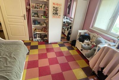 Apartament cu 3 camere decomandat, mobilat în 13 Septembrie - 2