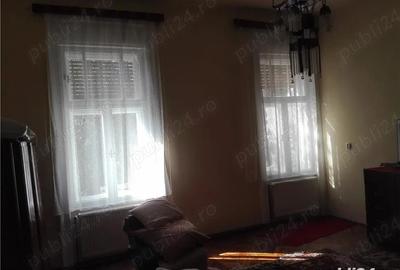 Casă cu 4 camere în Central - 3