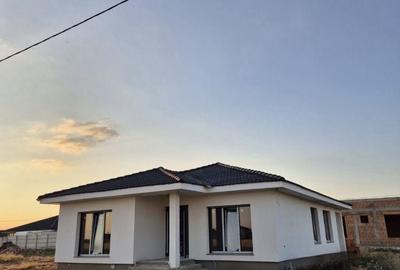 Casă cu 3 camere în Central