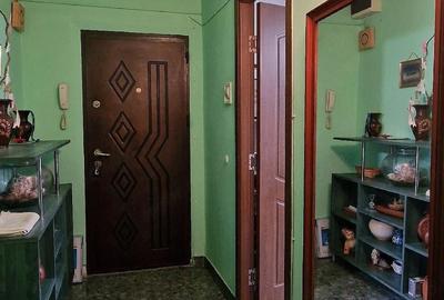 Apartament cu 4 camere decomandat în Mircea cel Bătrân - 2