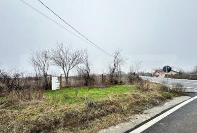 Teren de 7200 mp, în Central