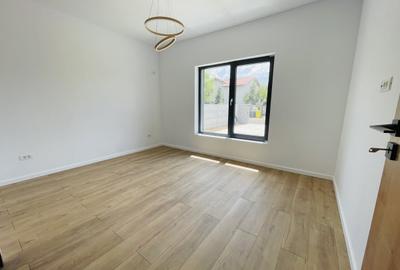 Casă cu 4 camere cu Teren 428 Mp în Domnești - 7