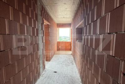 Casă cu 4 camere cu Teren 1760 Mp în Central - 1