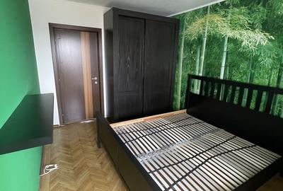 Apartament cu 3 camere semidecomandat în Pajura - 1
