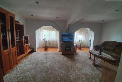 Apartament cu 3 camere decomandat în Oravița - 4