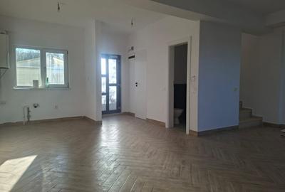 Casă cu 4 camere cu Teren 100 Mp în Chitila - 2