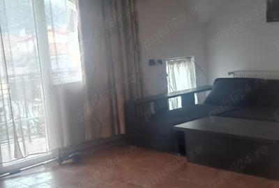 Casă cu Teren 300 Mp în Central - 1
