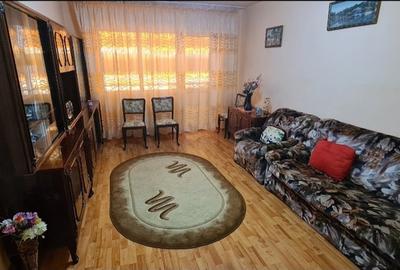 Colentina Rau 3 camere 2500 RONI - 2