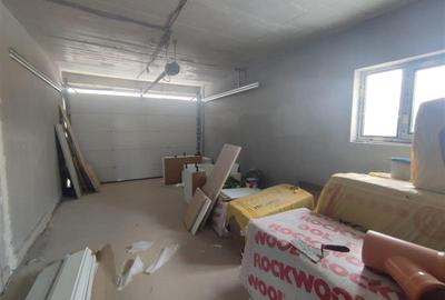 Casă cu 5 camere cu Garaj în Ostratu - 9