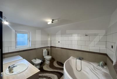 Casă cu 5 camere cu Canalizare în Central - 9
