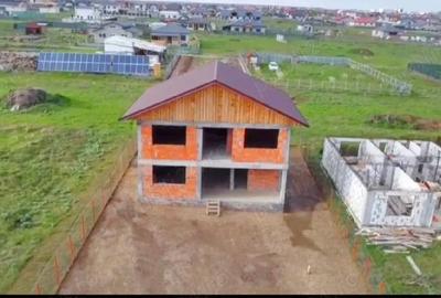 Casă cu 4 camere în Central