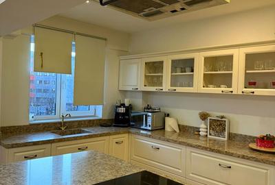 Apartament cu 4 camere în Central - 8