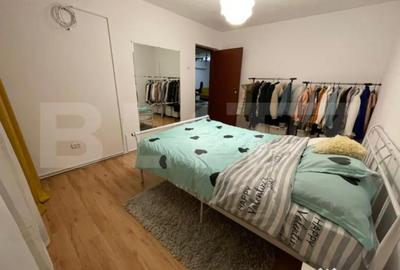 Apartament cu 3 camere semidecomandat în Micro 5