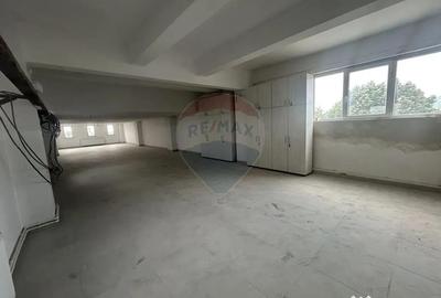 Spațiu comercial, de 700 mp, în Sud - 10