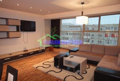 Apartament cu 3 camere decomandat în Km 5 - 8