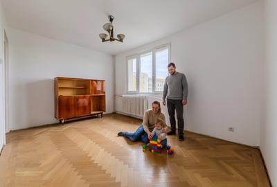 Vând Apt 3 cam Et 8/10 Bucur Obor Liber, Bl. Reabilitat, La Alb + Parchet si AC. - 2