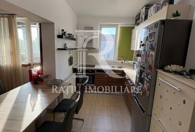 Apartament cu 3 camere decomandat în Decebal - 12
