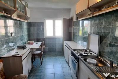 Apartament cu 2 camere decomandat, mobilat în Carpați 2 - 3
