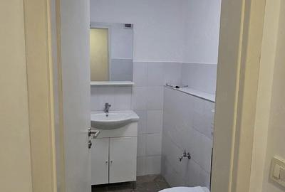 Spațiu comercial, de 60 mp, în Central - 3