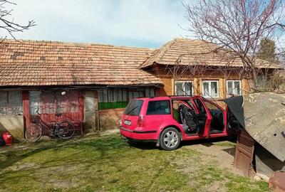 Casă cu 5 camere în Lipovu - 1