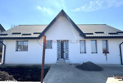 Casă cu 3 camere cu Teren 300 Mp în Bârnova