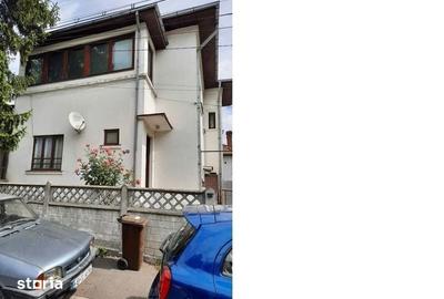 Casă cu 6 camere cu Teren 150 Mp în Pieptănari - 1