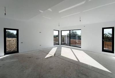 Casă individuală cu 3 camere cu Canalizare în Valu lui Traian - 4