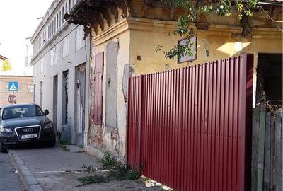 Casă cu 6 camere cu Teren 739 Mp în Tecuci - 1