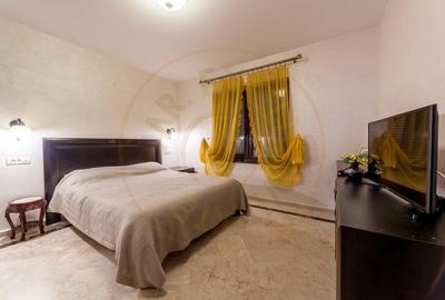 Vila zona Expo Parc - 2 apartamente, curte comuna - 5