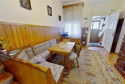 Poveste saseasca la umbra vitei de vie, cu crama si gradina cu flori, Central Co - 5
