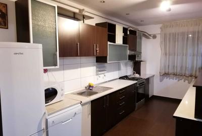 Apartament cu 3 camere semidecomandat în Central - 4